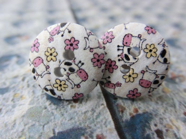 Holz Knopf Ohrstecker Kuh Blümchen Blumen Cow